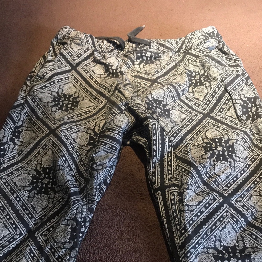 Jogger Pants Black and white